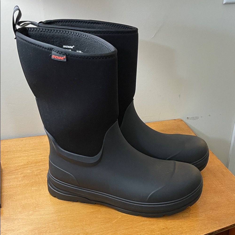 Black Showave Waterproof Men's Work Boots. Size 13